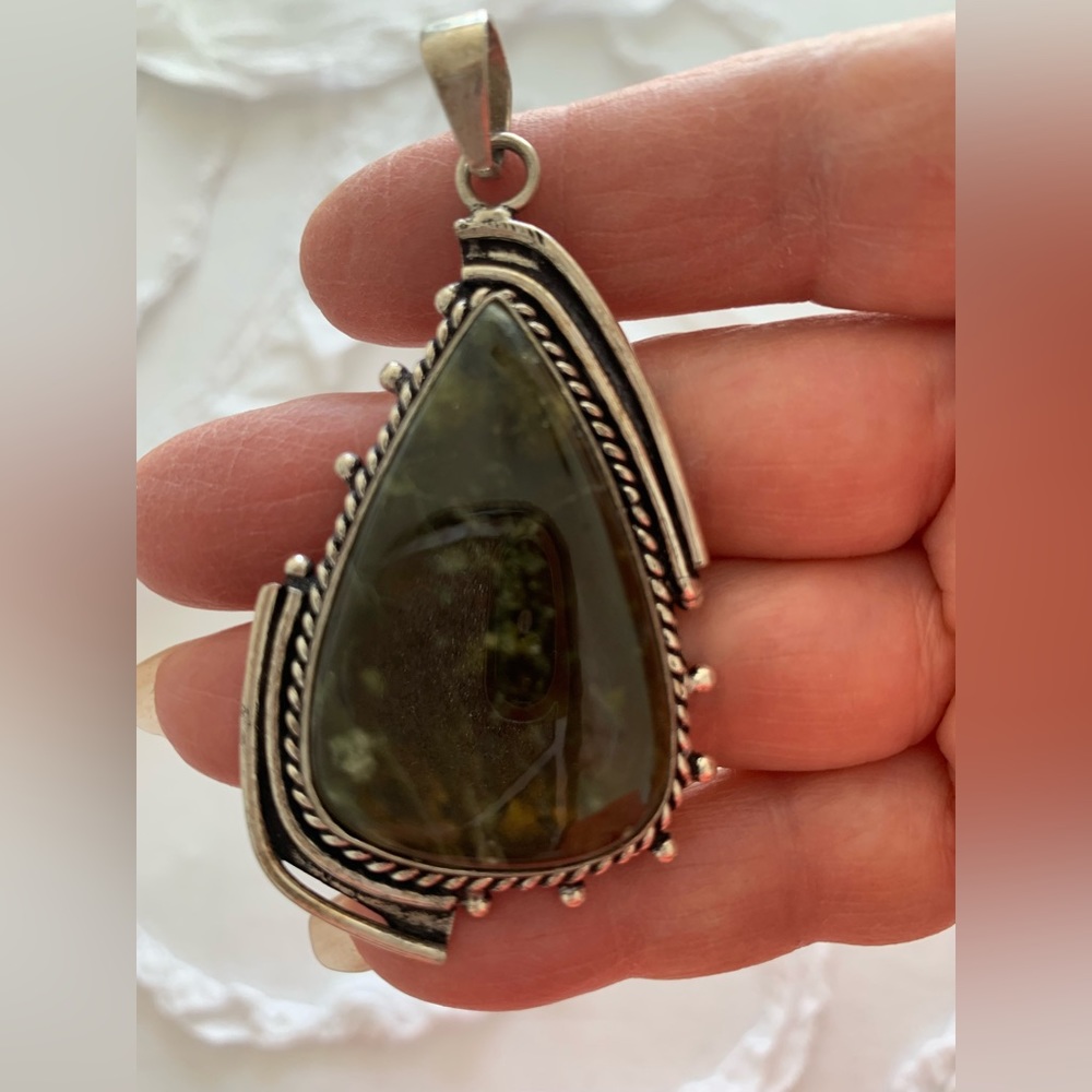 Beautiful 925 Sterling Silver Pendant
